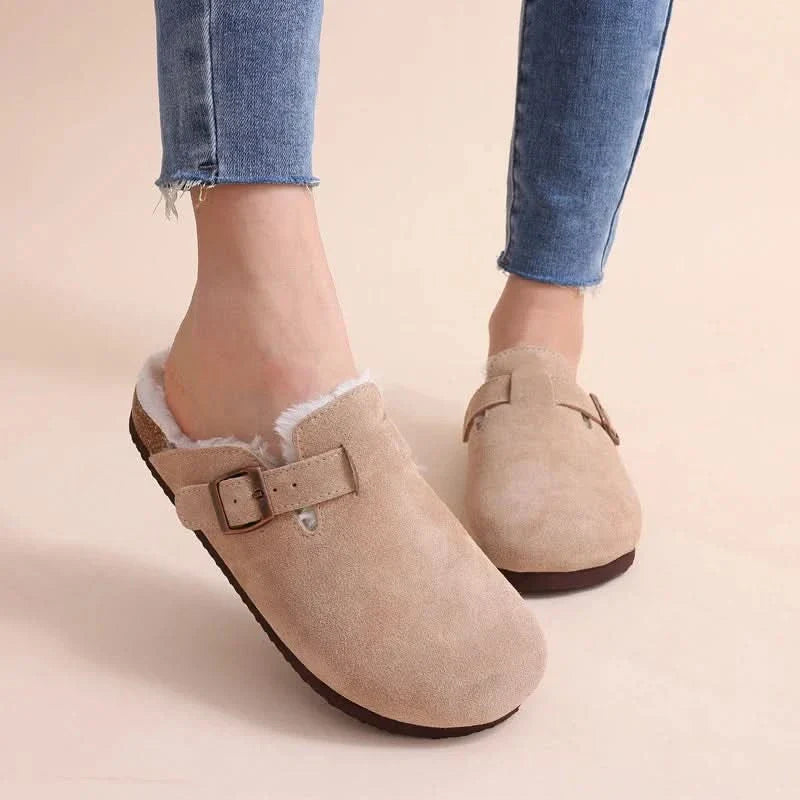 Pantuflas Clogs Fuzzy en Gamuza con Corderito