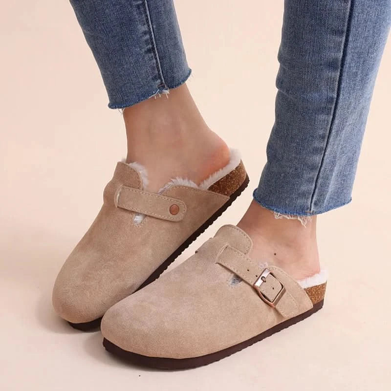Pantuflas Clogs Fuzzy en Gamuza con Corderito